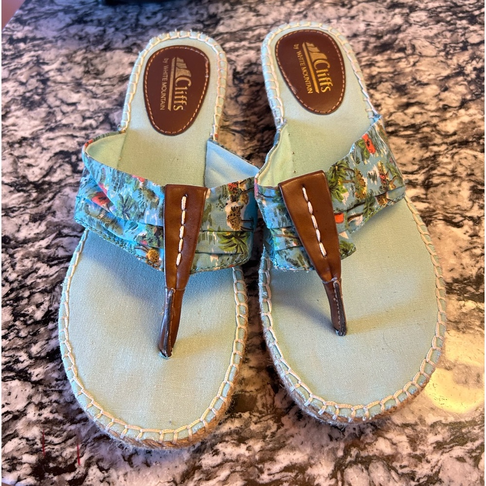 Cliffs By White Mountain Island floral Wedge Sandals size 9